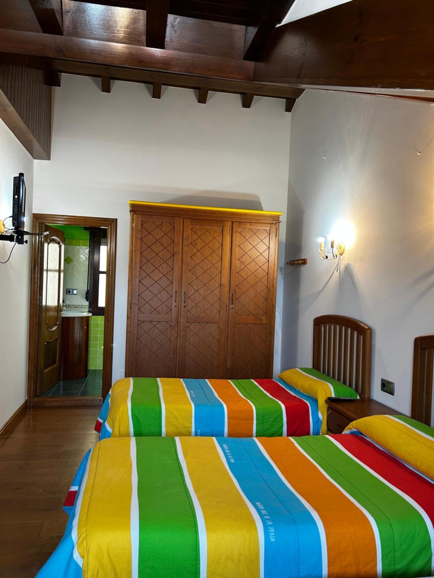 Pensjonat Casa De Aldea El Ponton Cue Zewnętrze zdjęcie